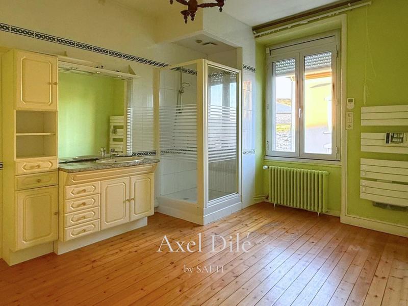 Maison - 214 m² - 8 pièces