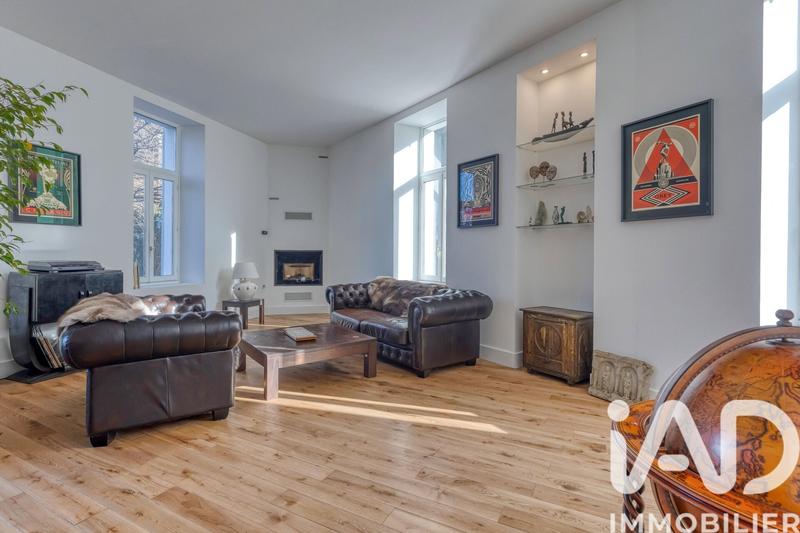 Maison - 241 m² - 6 pièces