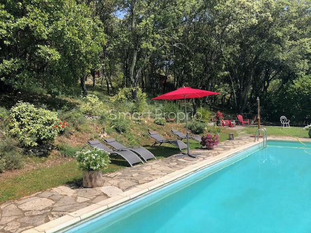 Mas - 750 m² - 20 pièces