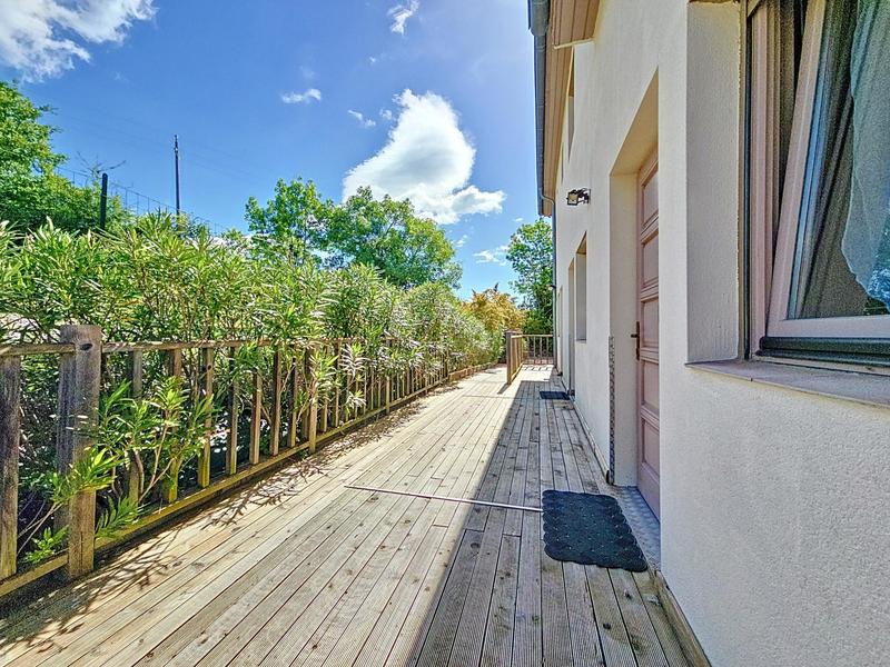 Maison - 170 m² - 9 pièces