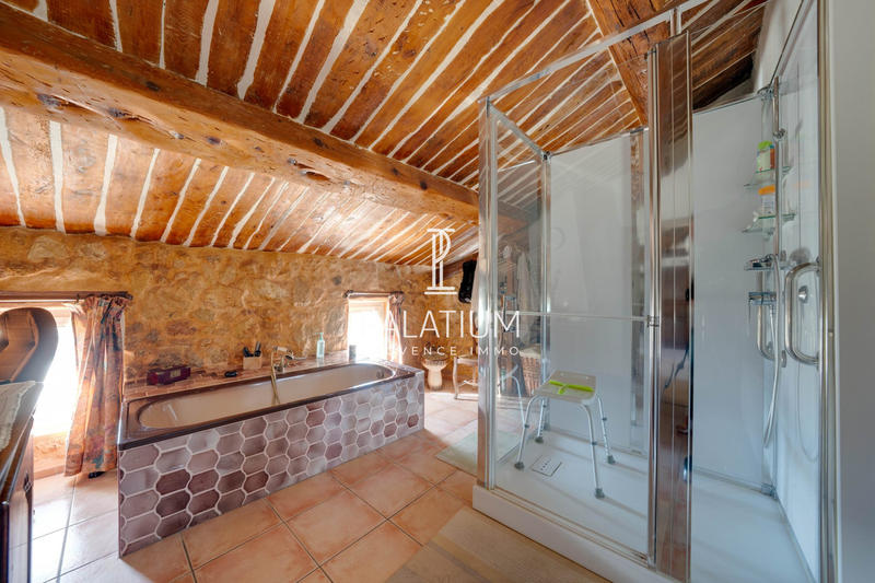 Maison - 284 m² - 12 pièces