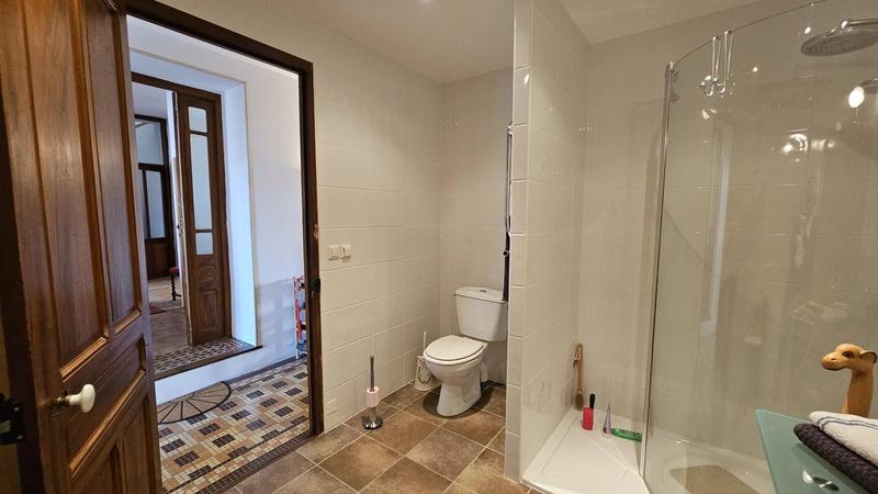 Maison traditionnelle - 226 m² - 7 pièces