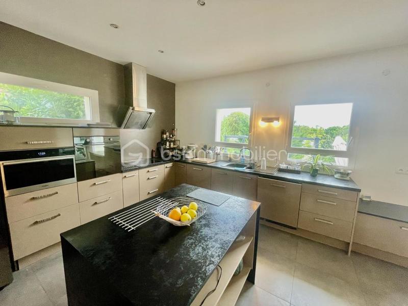 Maison - 193 m² - 8 pièces