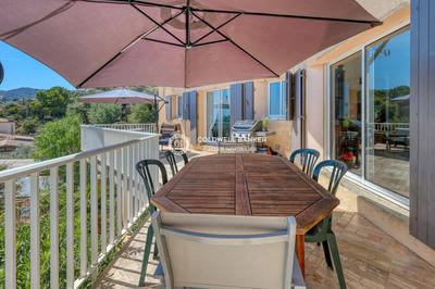 Villa - 300 m² - 8 pièces