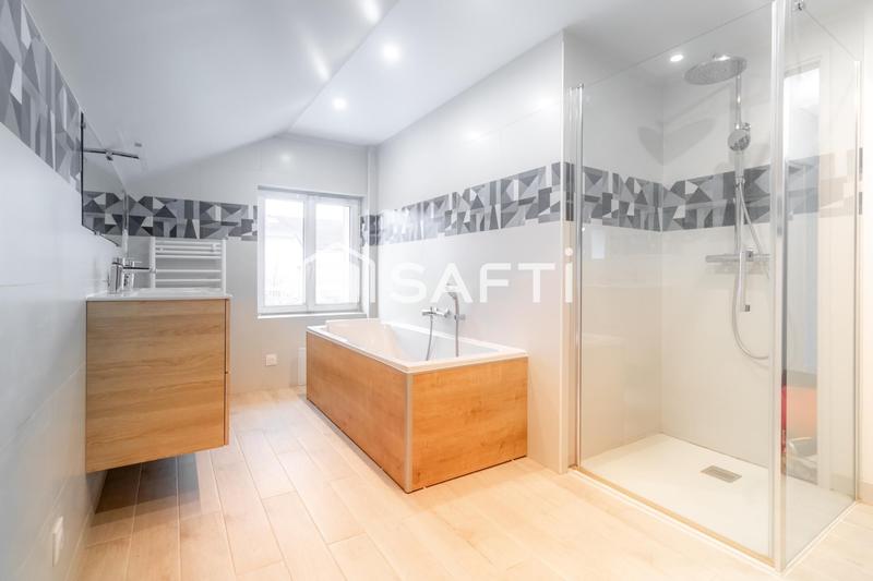 Maison - 188 m² - 8 pièces