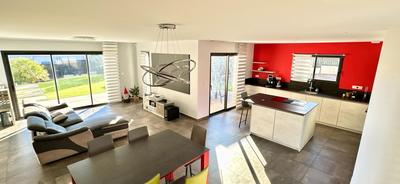 Maison - 175 m² - 5 pièces