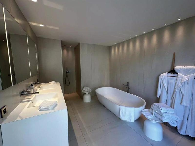 Villa - 360 m² - 7 pièces