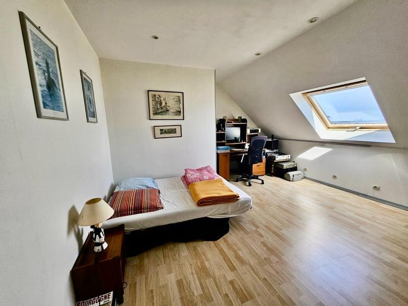 Maison - 85 m² - 5 pièces