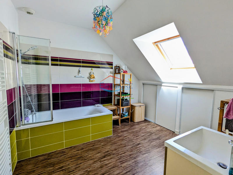 Maison - 137 m² - 5 pièces