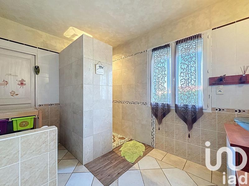 Maison - 204 m² - 7 pièces