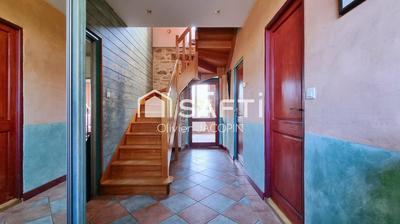 Maison - 182 m² - 9 pièces