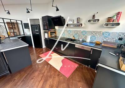 Loft - 135 m² - 5 pièces