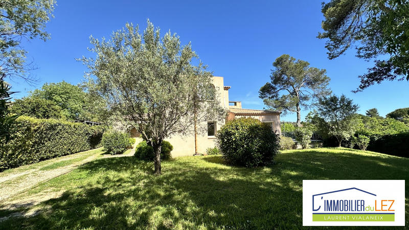 Maison - 202 m² - 8 pièces