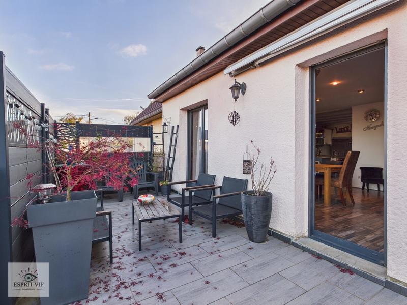 Maison - 180 m² - 8 pièces