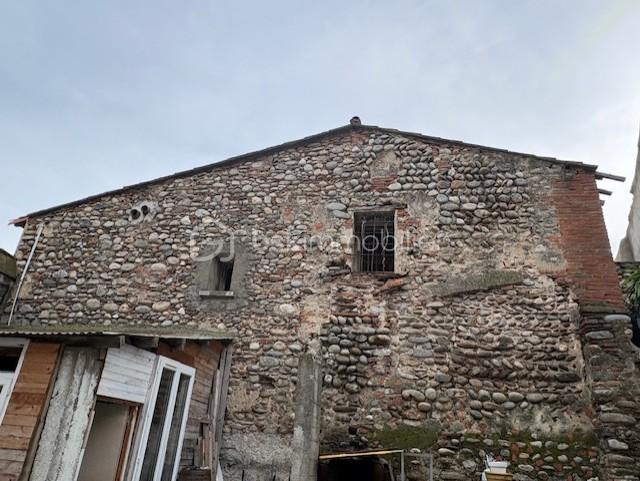 Maison en pierre - 25 m² - 2 pièces