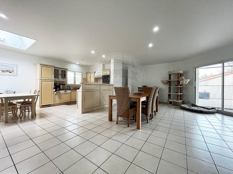 Propriété - 155 m² - 5 pièces