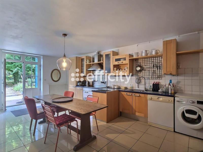 Maison - 488 m² - 15 pièces