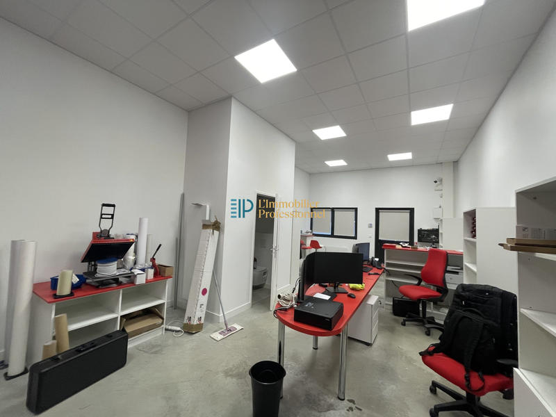 Local d'activités - 123 m²