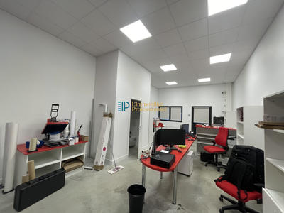 Local d'activités - 123 m²