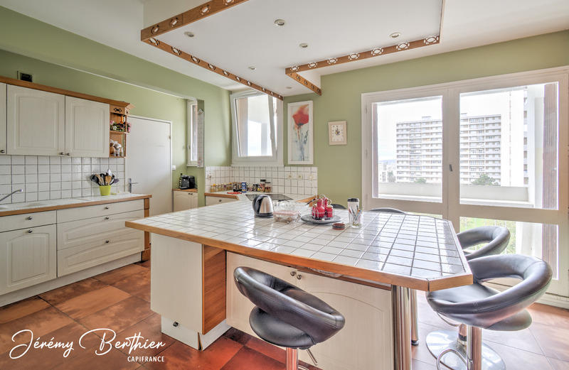 Appartement - 140 m² - 5 pièces