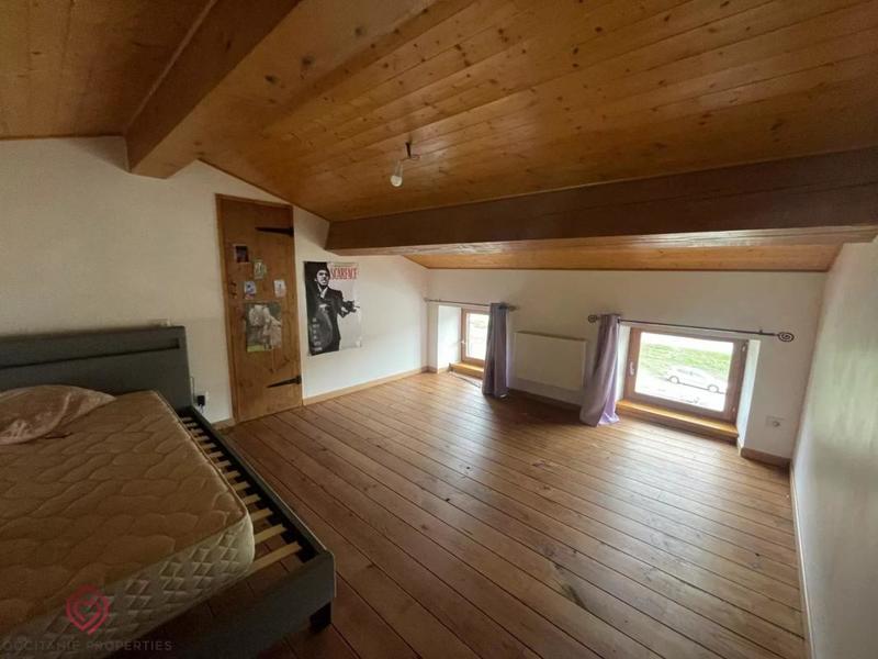 Maison - 200 m² - 9 pièces