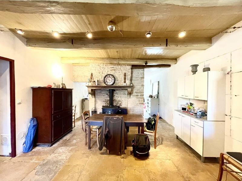 Maison ancienne - 130 m² - 3 pièces