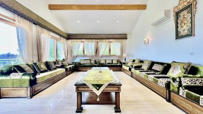 Maison - 388 m² - 17 pièces