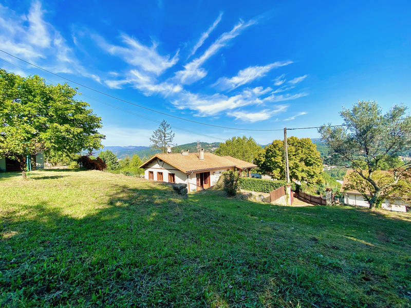 Maison - 106 m² - 5 pièces