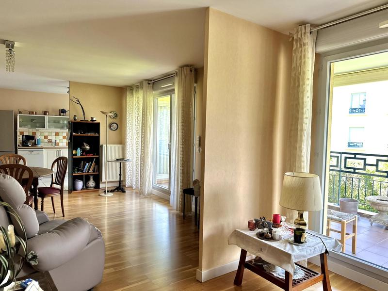 Appartement - 98 m² - 4 pièces