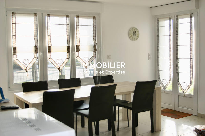 Maison - 183 m² - 9 pièces