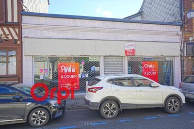 Local commercial - 592 m²