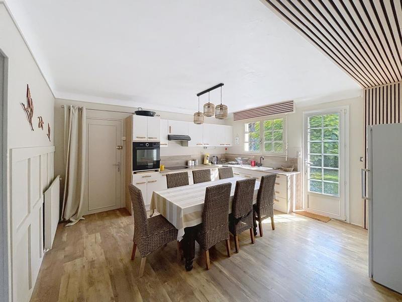 Maison - 193 m² - 8 pièces