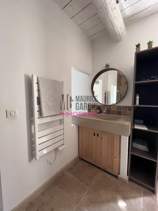 Maison - 220 m² - 7 pièces