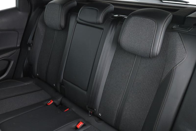 Peugeot 3008 2.0 Blue-HDi Gt Line Eat8 180 ch