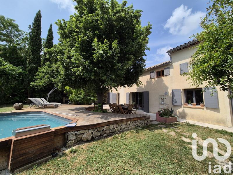 Maison - 203 m² - 7 pièces