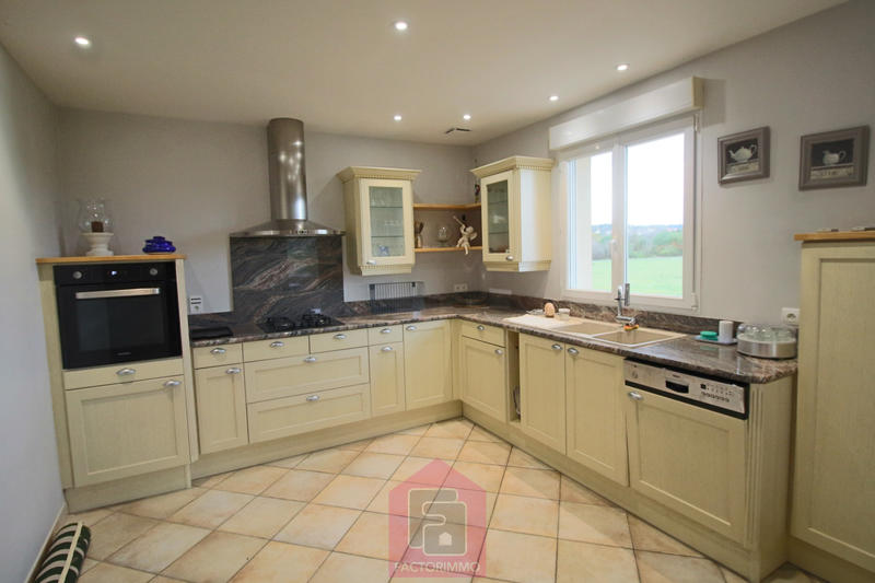 Maison - 230 m² - 7 pièces