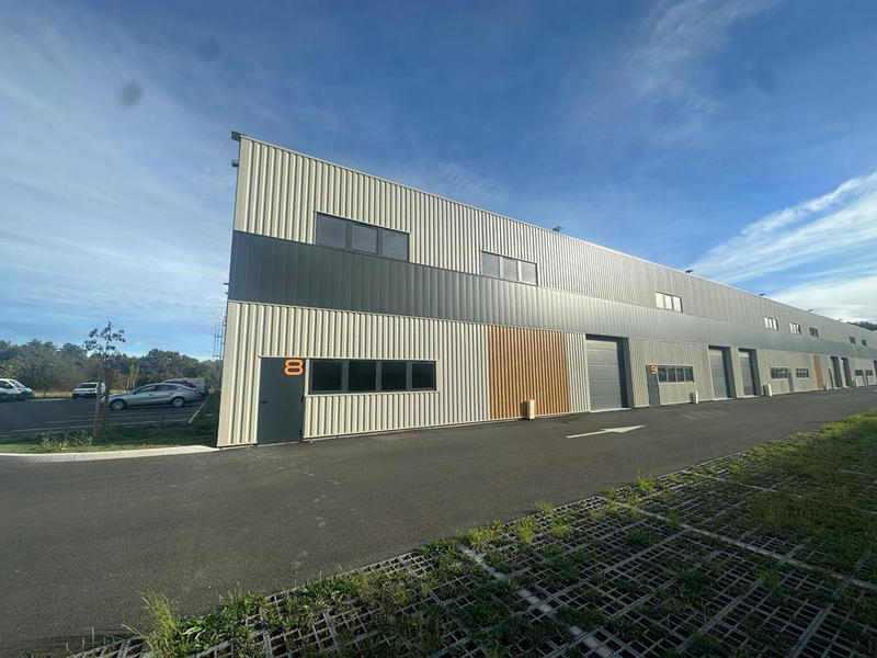 Local d'activité / Entrepôt - 511 m²