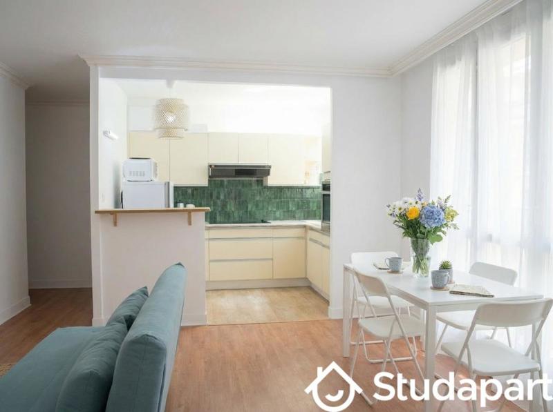 Chambre - 11 m² - 1 pièce