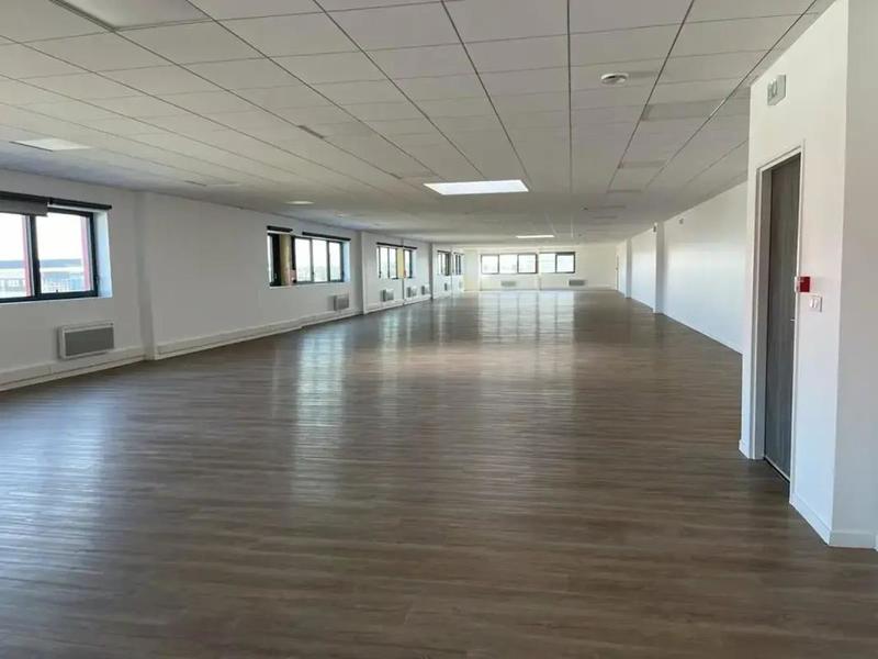 Local d'activité / Entrepôt - 4 635 m²