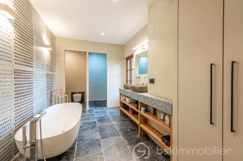 Maison de maîtres - 373 m² - 8 pièces