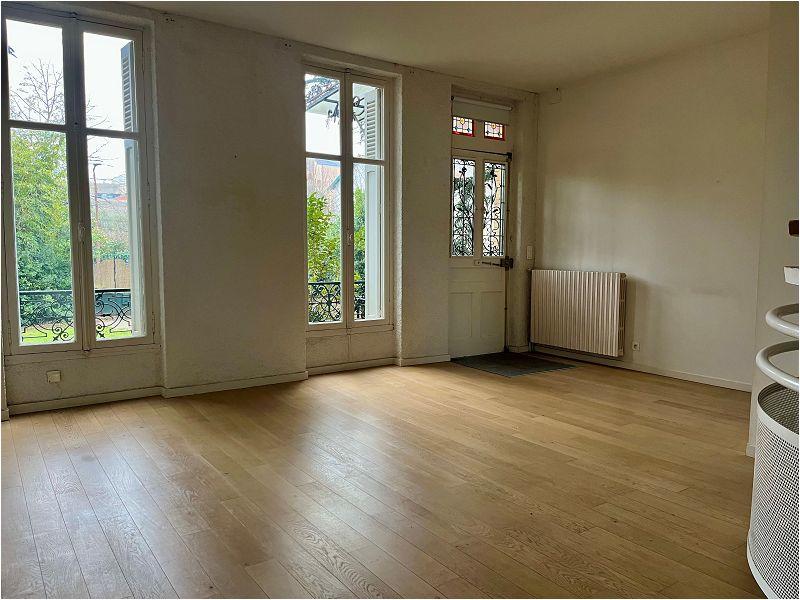 Villa - 289 m² - 6 pièces