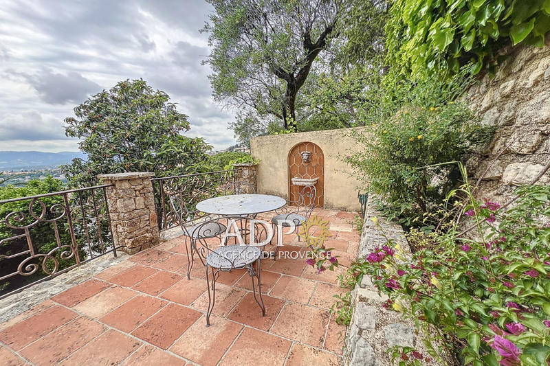 Maison - 210 m² - 6 pièces