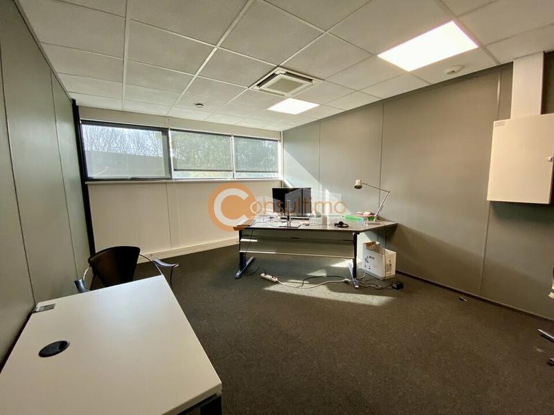 Bureau - 211 m²