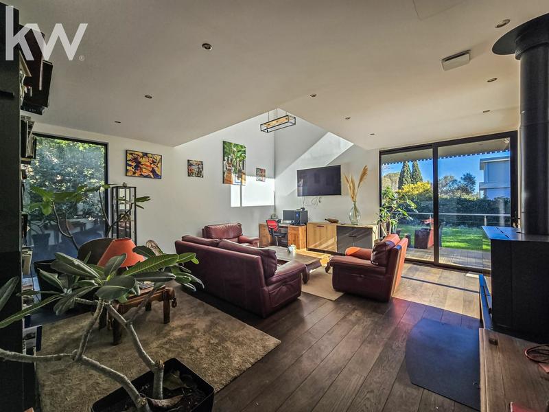 Maison contemporaine - 196 m² - 6 pièces