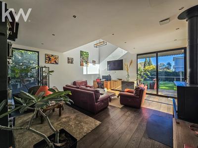 Maison contemporaine - 196 m² - 6 pièces