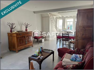 Maison - 83 m² - 4 pièces
