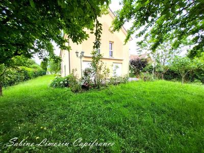 Maison - 215 m² - 8 pièces