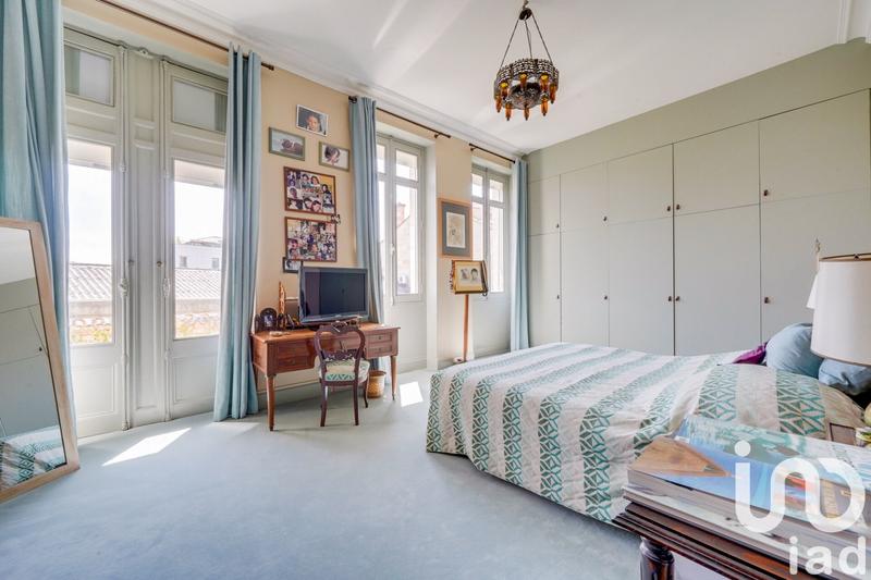 Maison - 306 m² - 9 pièces