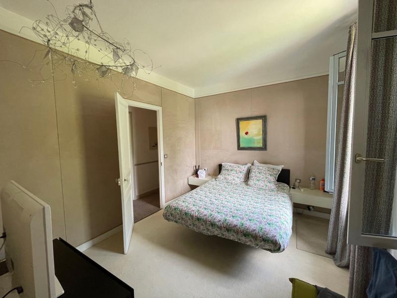 Maison - 230 m² - 9 pièces