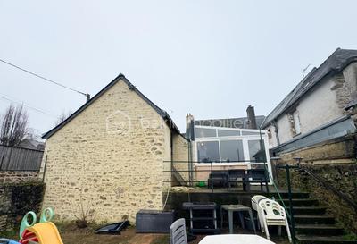 Maison - 196 m² - 8 pièces